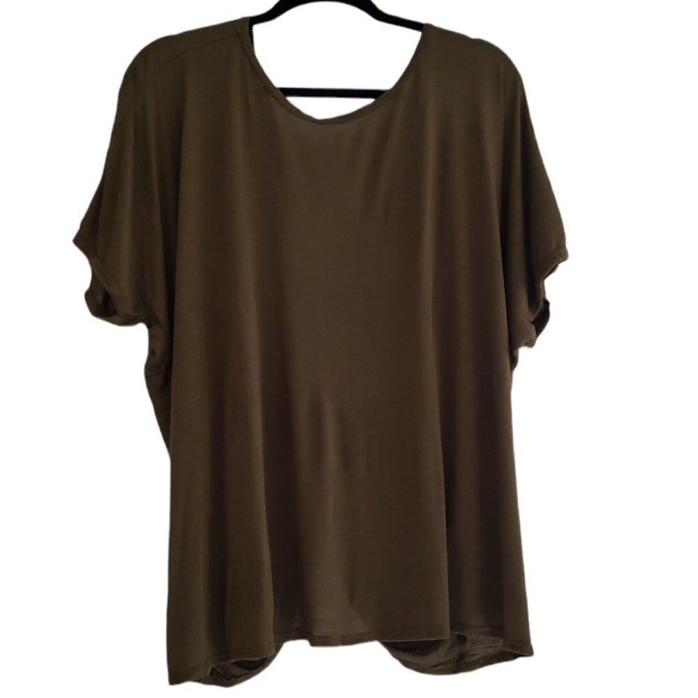 Fashion Nova Twist-Back Top